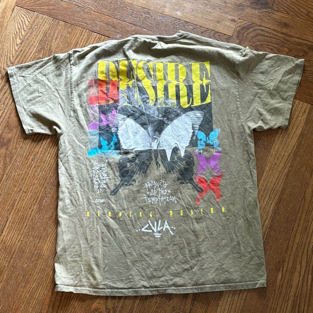 CVLA Graphic T-Shirt Desire Butterfly Print Olive Green‎ Streetwear Size L - Picture 3 of 5